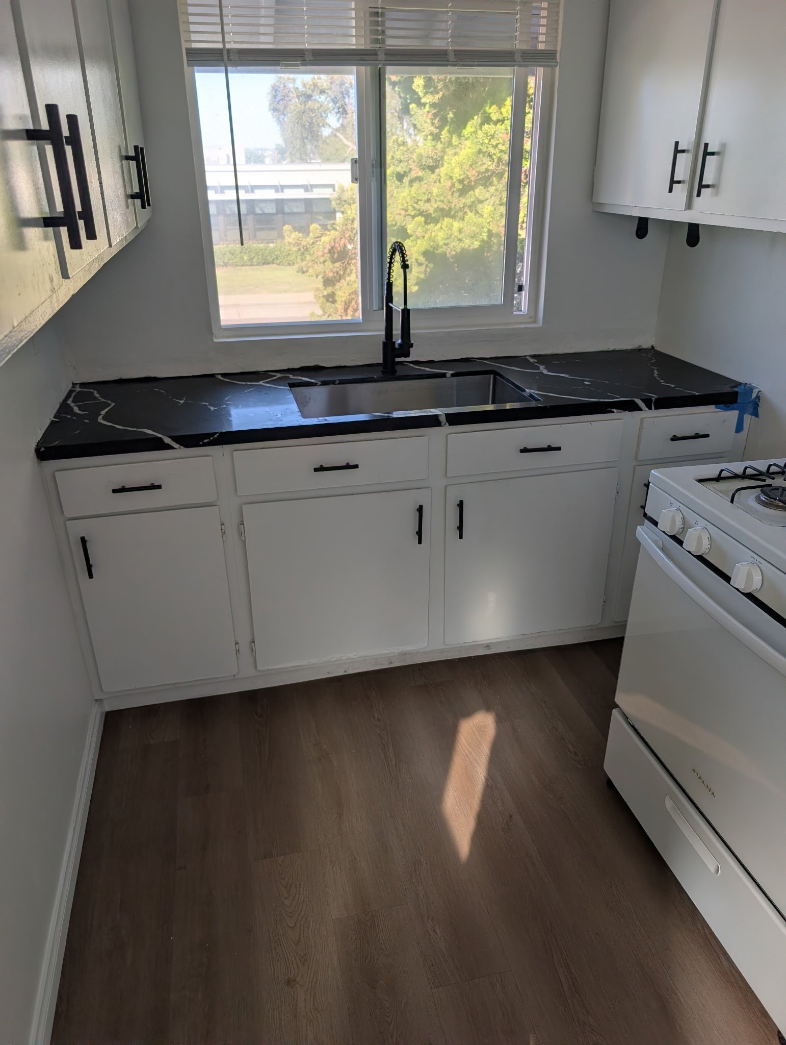 San Diego Apartment: 4030 1/2 Ingraham Street