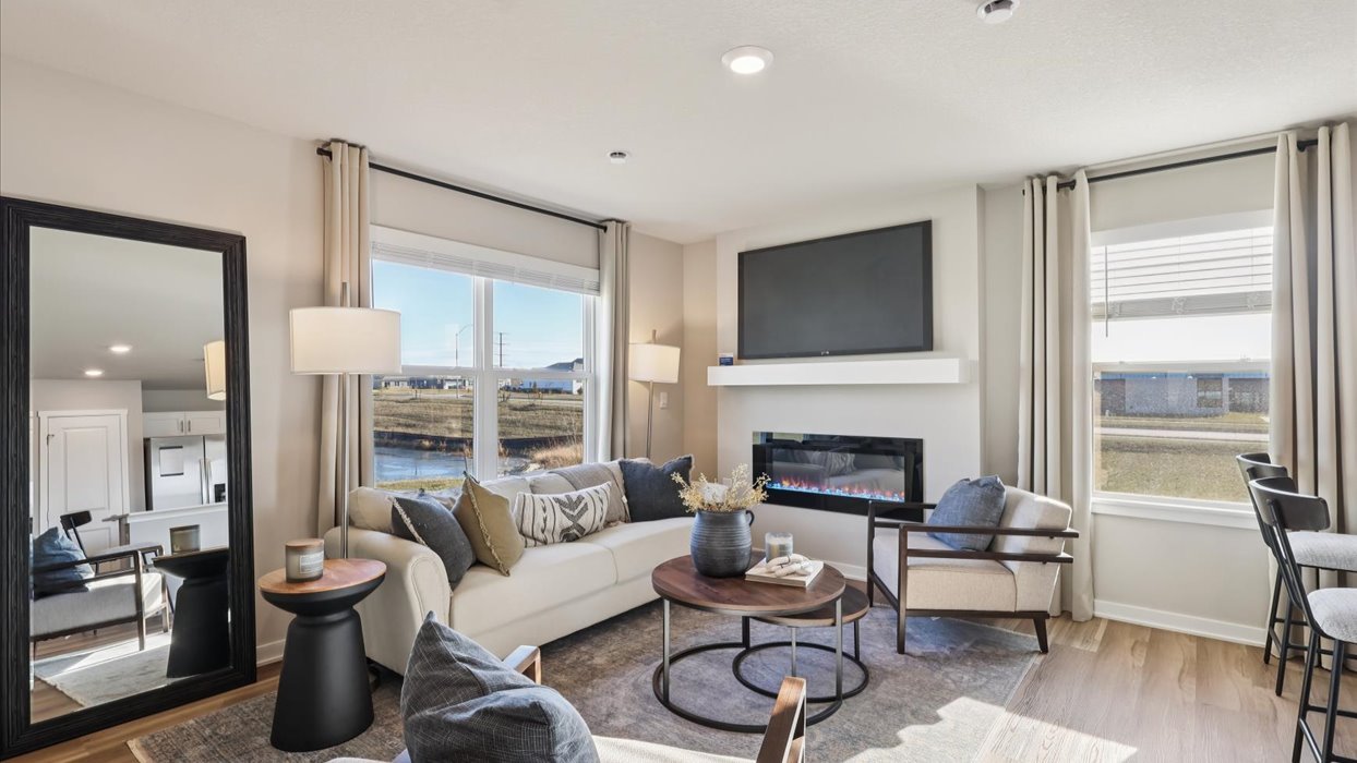 Urbandale Townhome: 15345 Coyote Dr