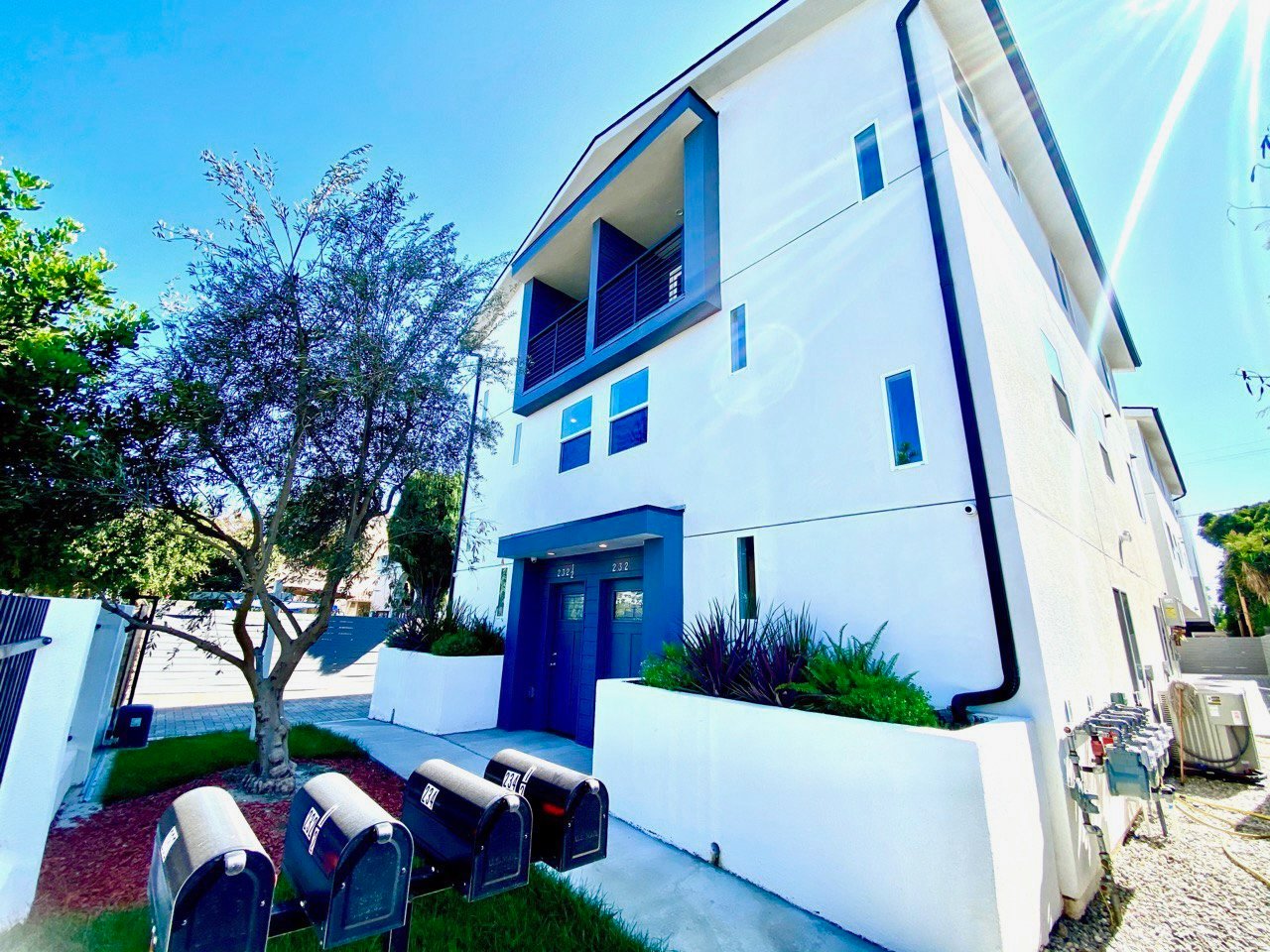 Los Angeles Single Room: 232 East 27th Street