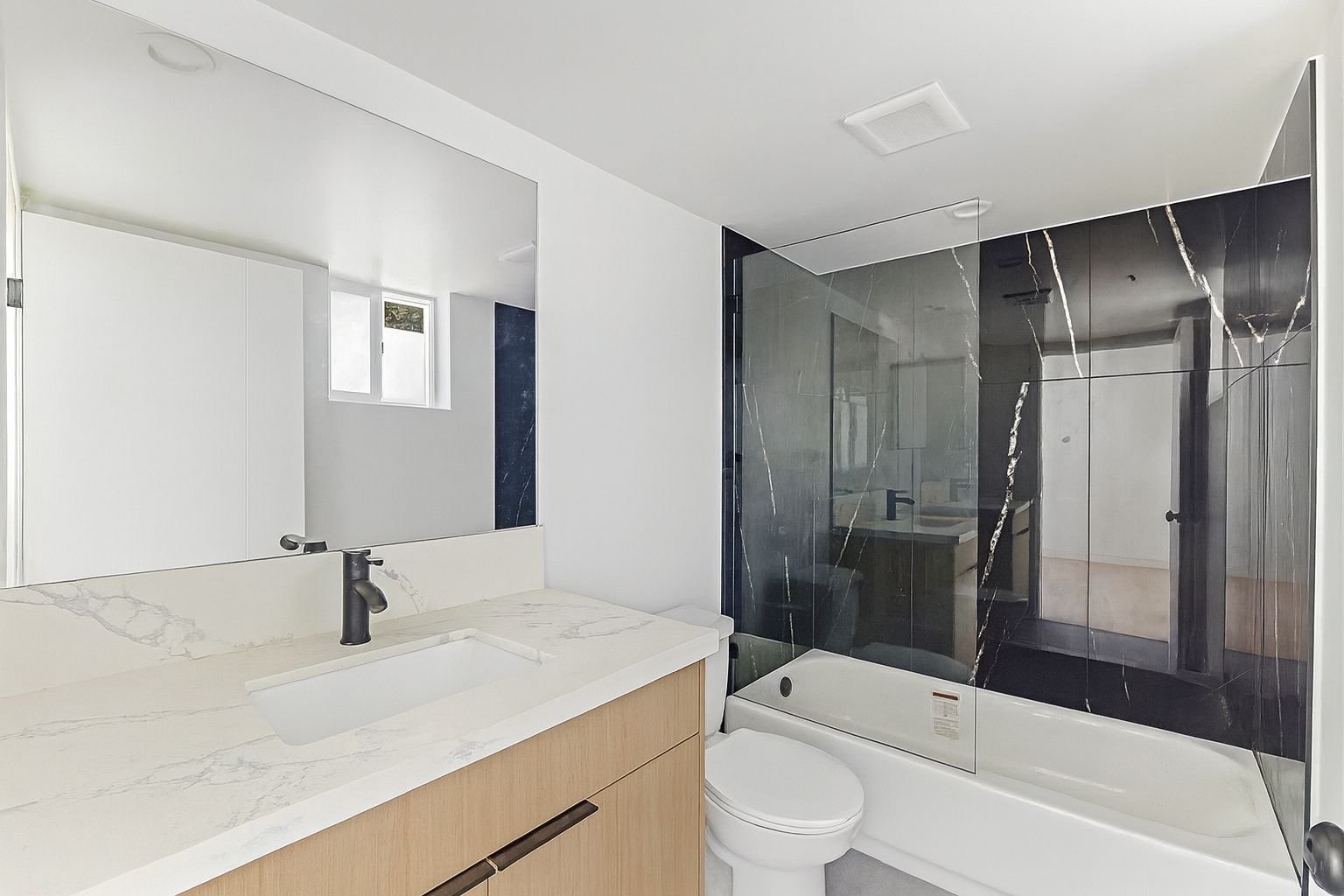 Los Angeles Single Room: 4511 Rosewood Ave