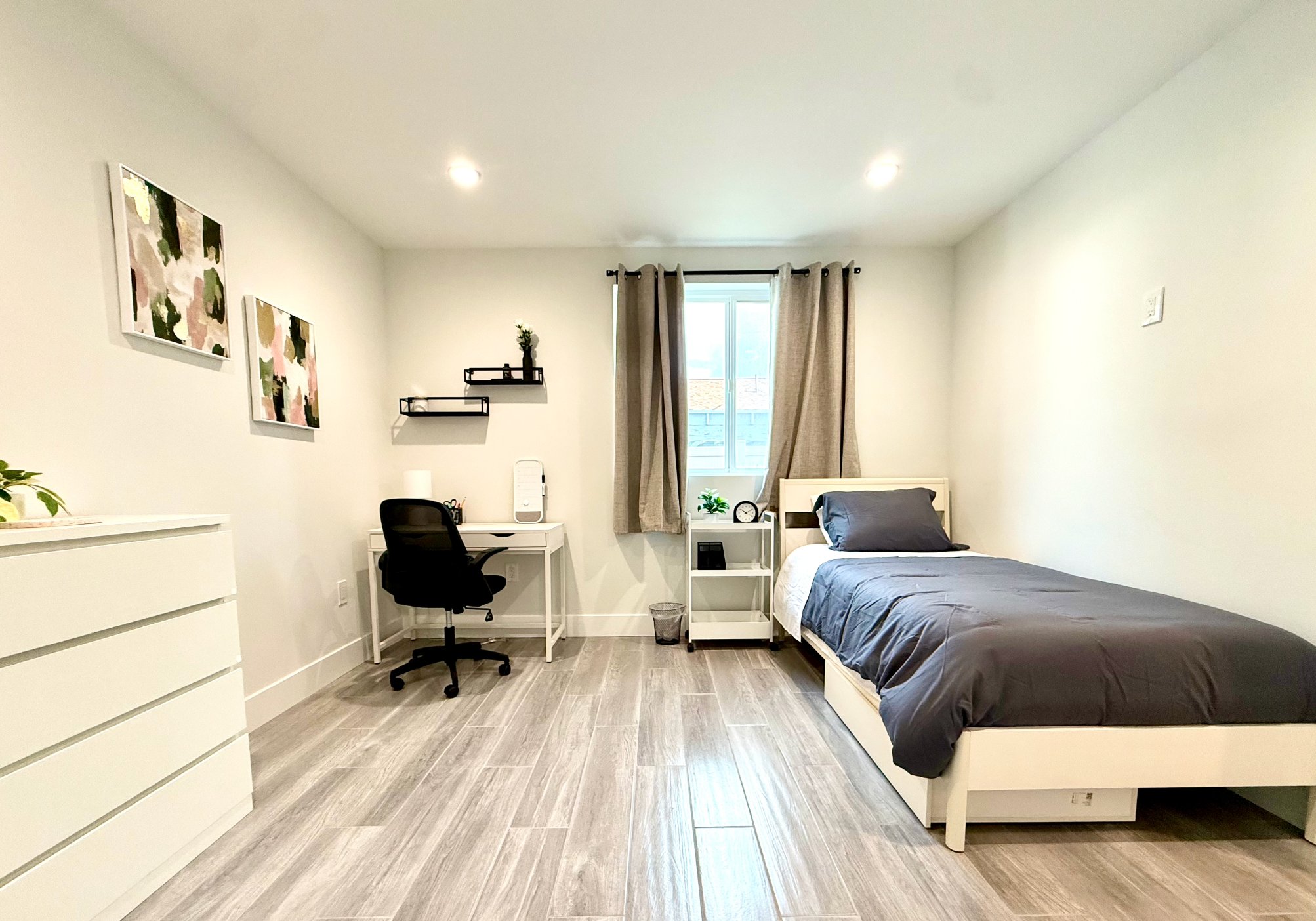Los Angeles Single Room: 1597 W 37th St