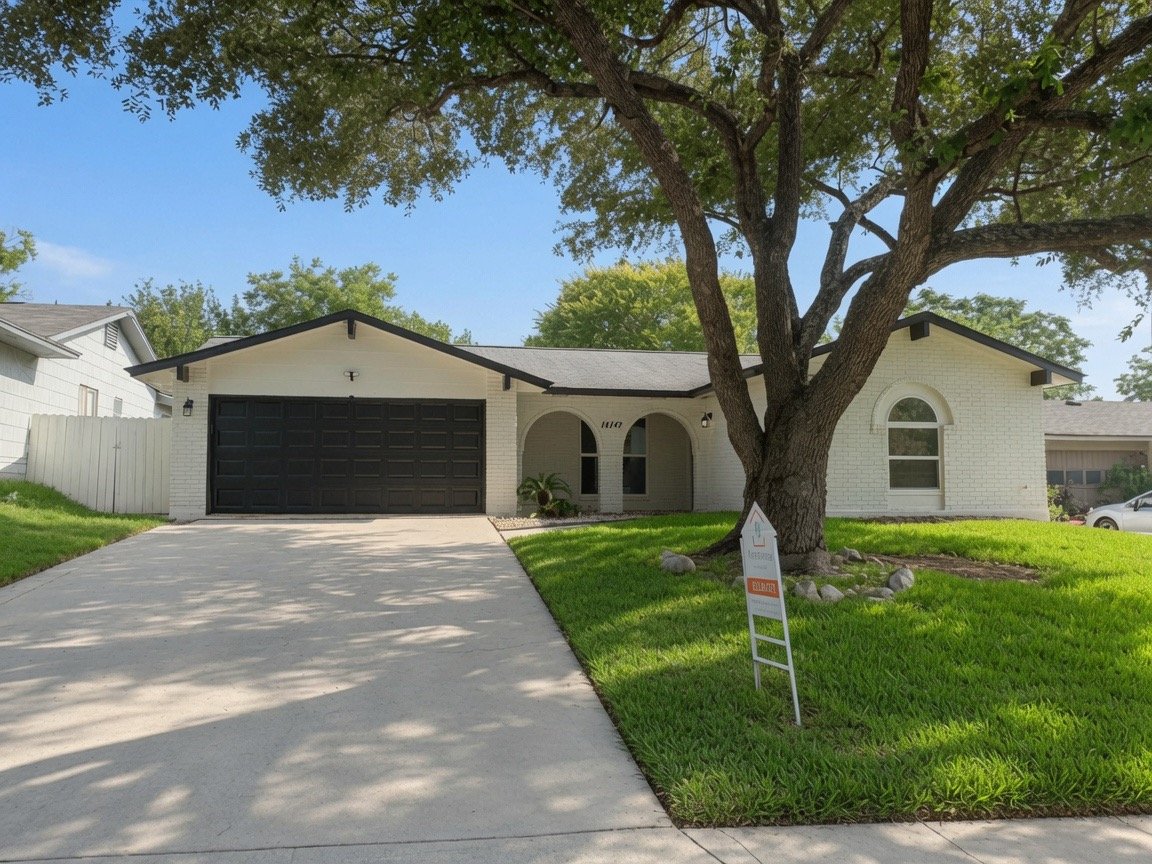 San Antonio House: 14147 Swallow Dr