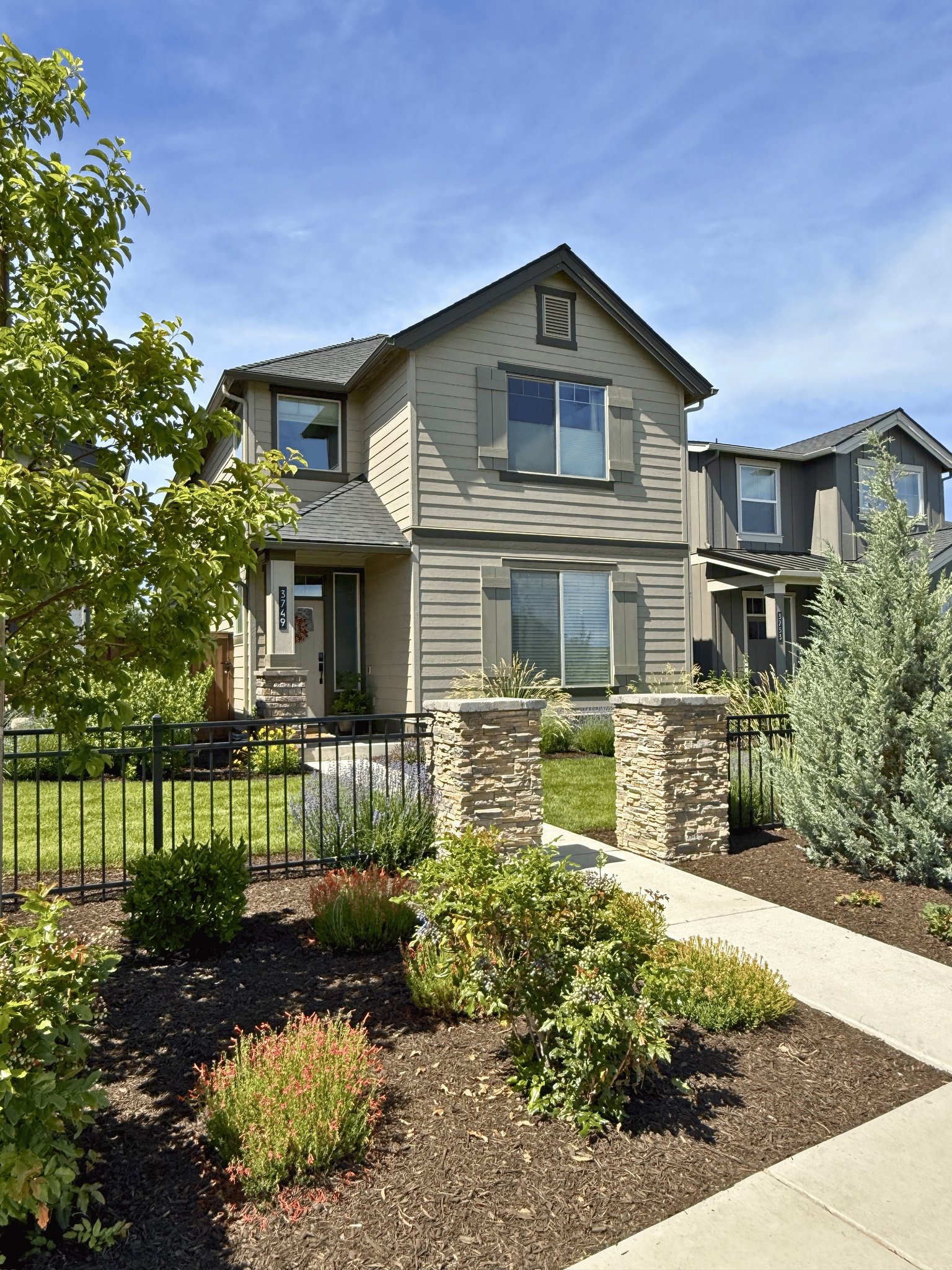 Bend House: 3749, Ne Petrosa Ave
