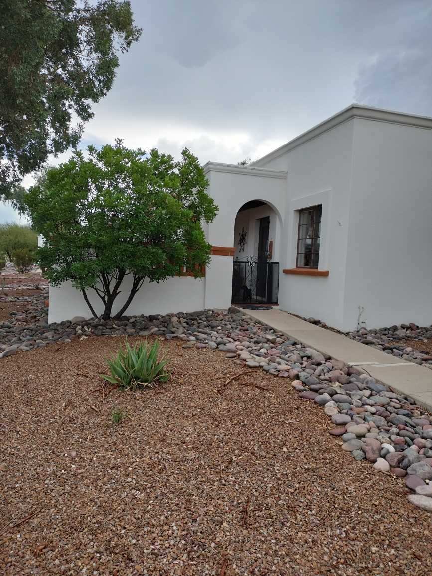 Green Valley Townhome: 138 S La Canada Dr Unit D