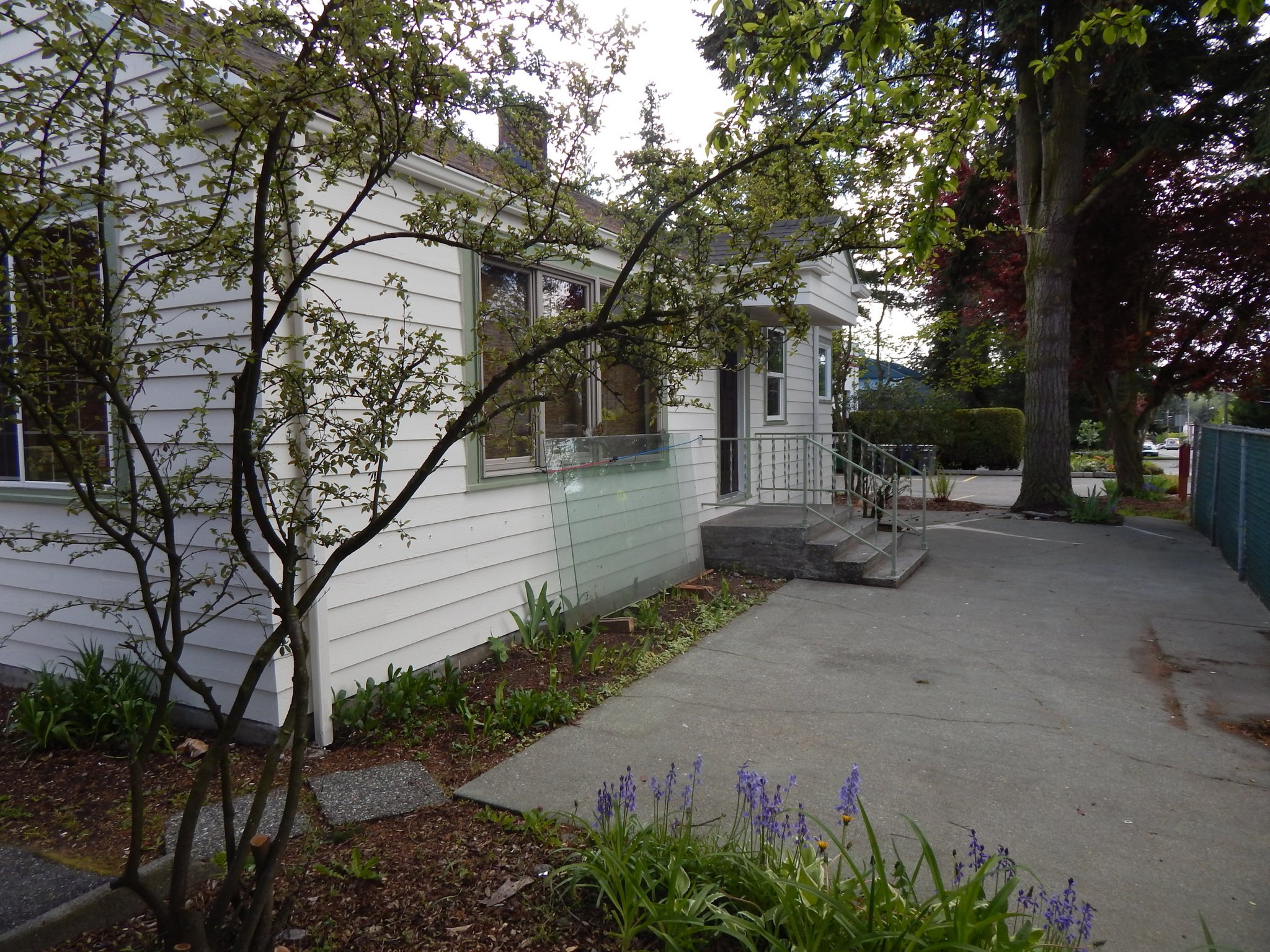 Lynwood House: 21009 67th Ave W