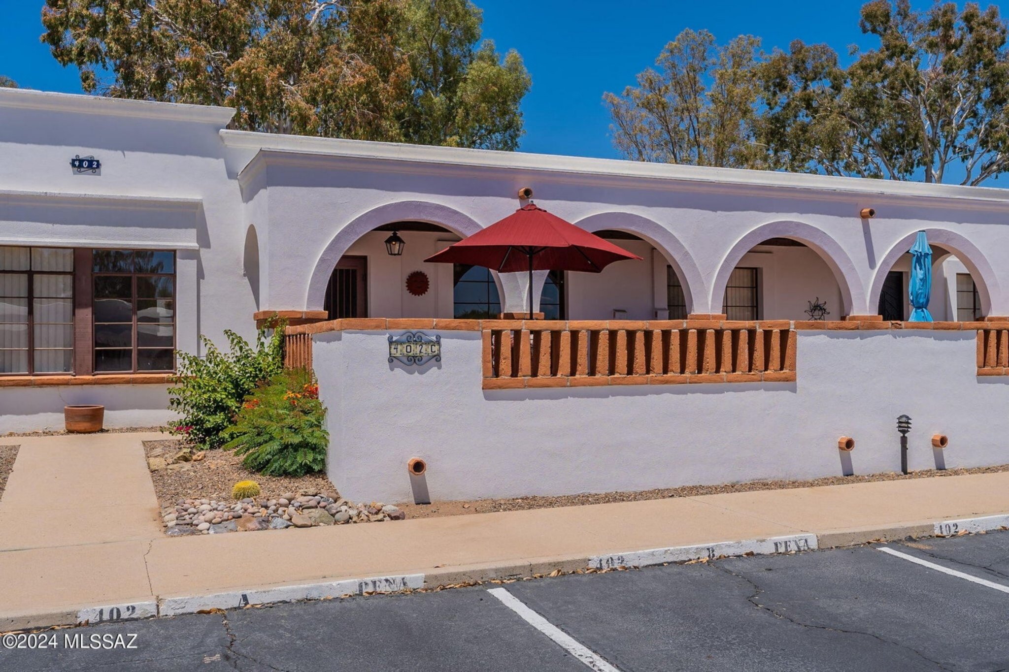 Green Valley Townhome: 402 S Paseo Pena