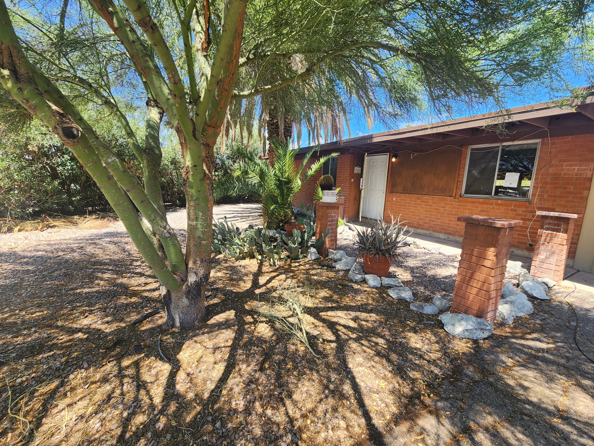 Tucson House: 7025 E 39th Pl