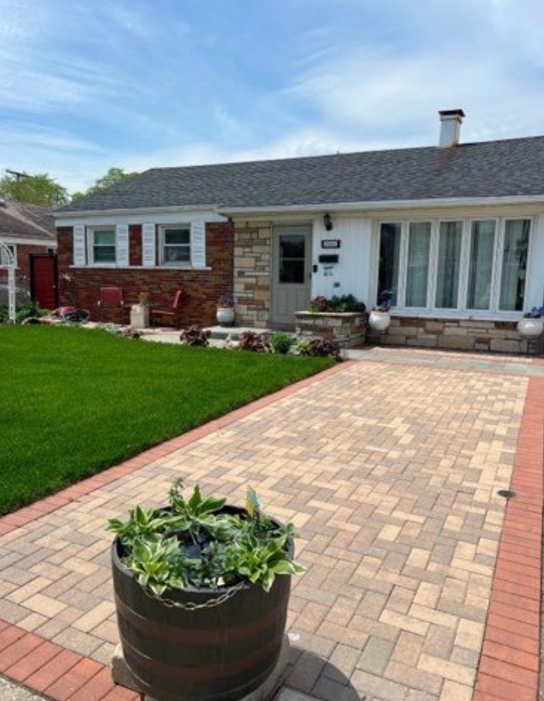Chicago House: 7962 S Kilbourn Ave