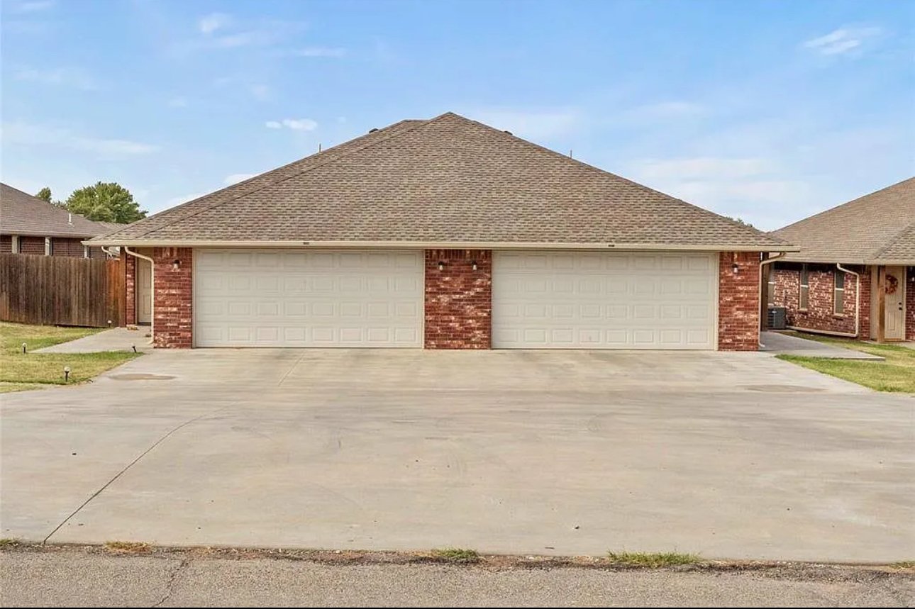 Weatherford Townhome: 1615 E. Lawter