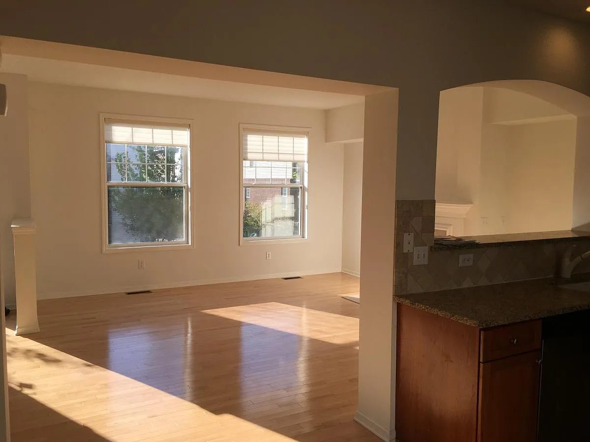 Eden Prairie Townhome: 8279 Labont Way