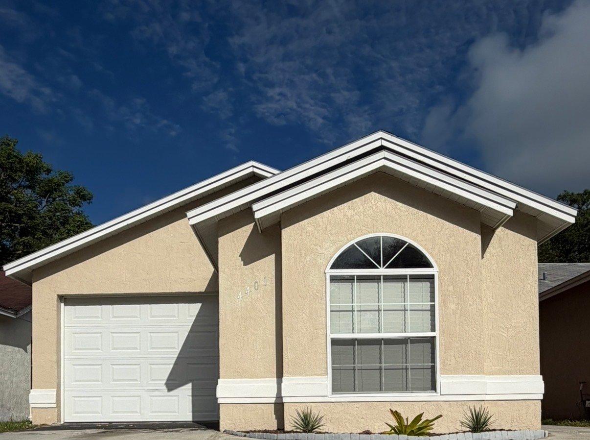 Land O Lakes House: 4401 Longshore Dr