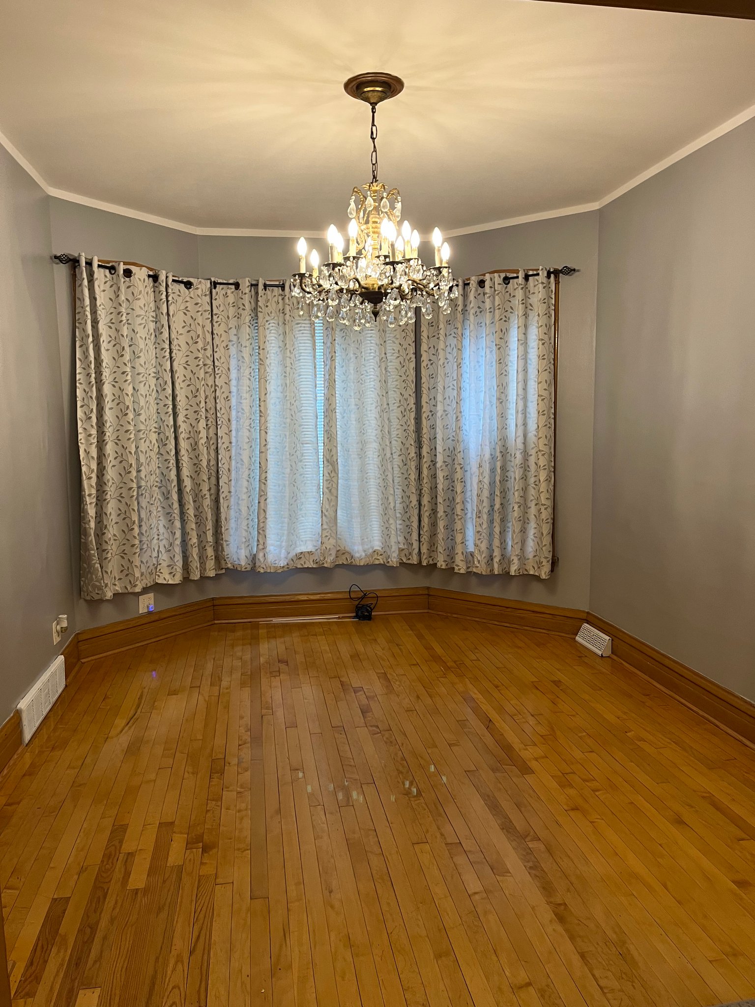Chicago Apartment: 3543 W Wrightwood Ave