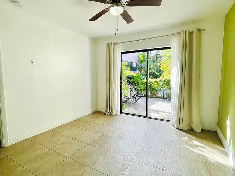 Miami Multiplex: 585 NE 66th St apt 3