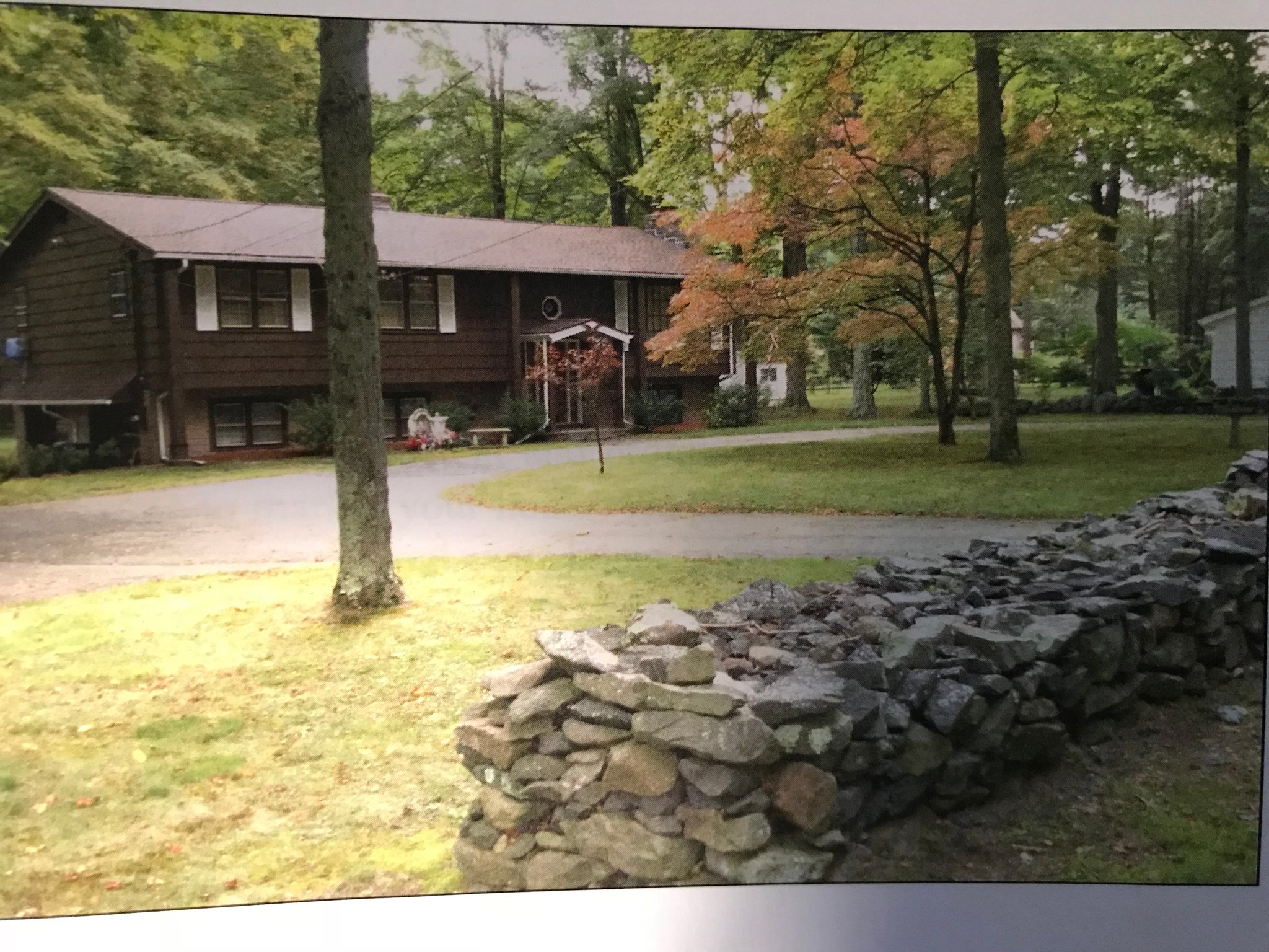 Hamden House: 669 Still Hill Rd