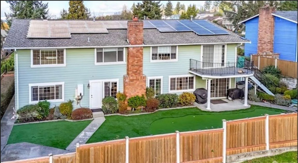 University Place Townhome: 8228 24th Street Ct W