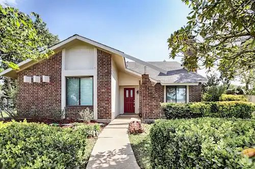 Carrollton House: 1715 Delaford Pl