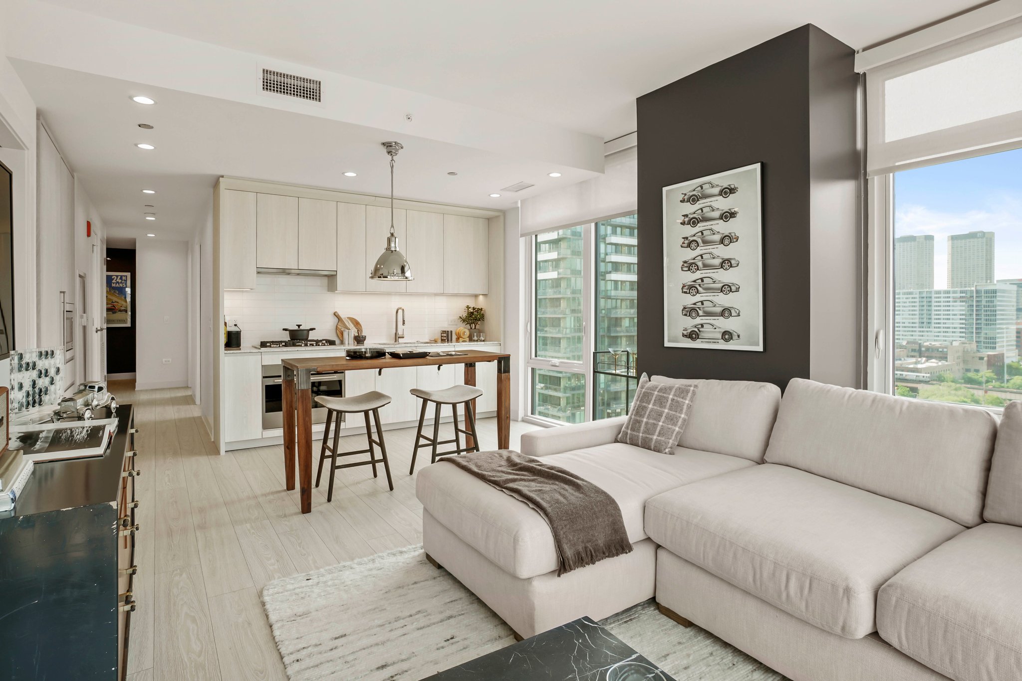 West Loop Condo: 357 North Union Ave