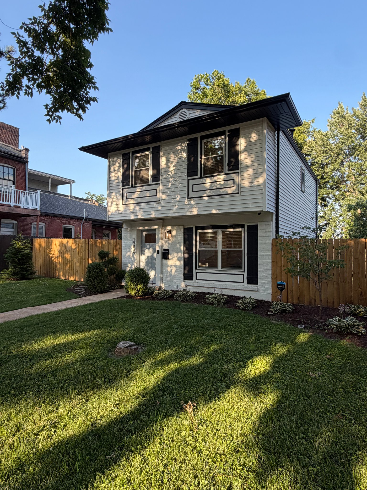 Saint Louis House: 2250 Jules St