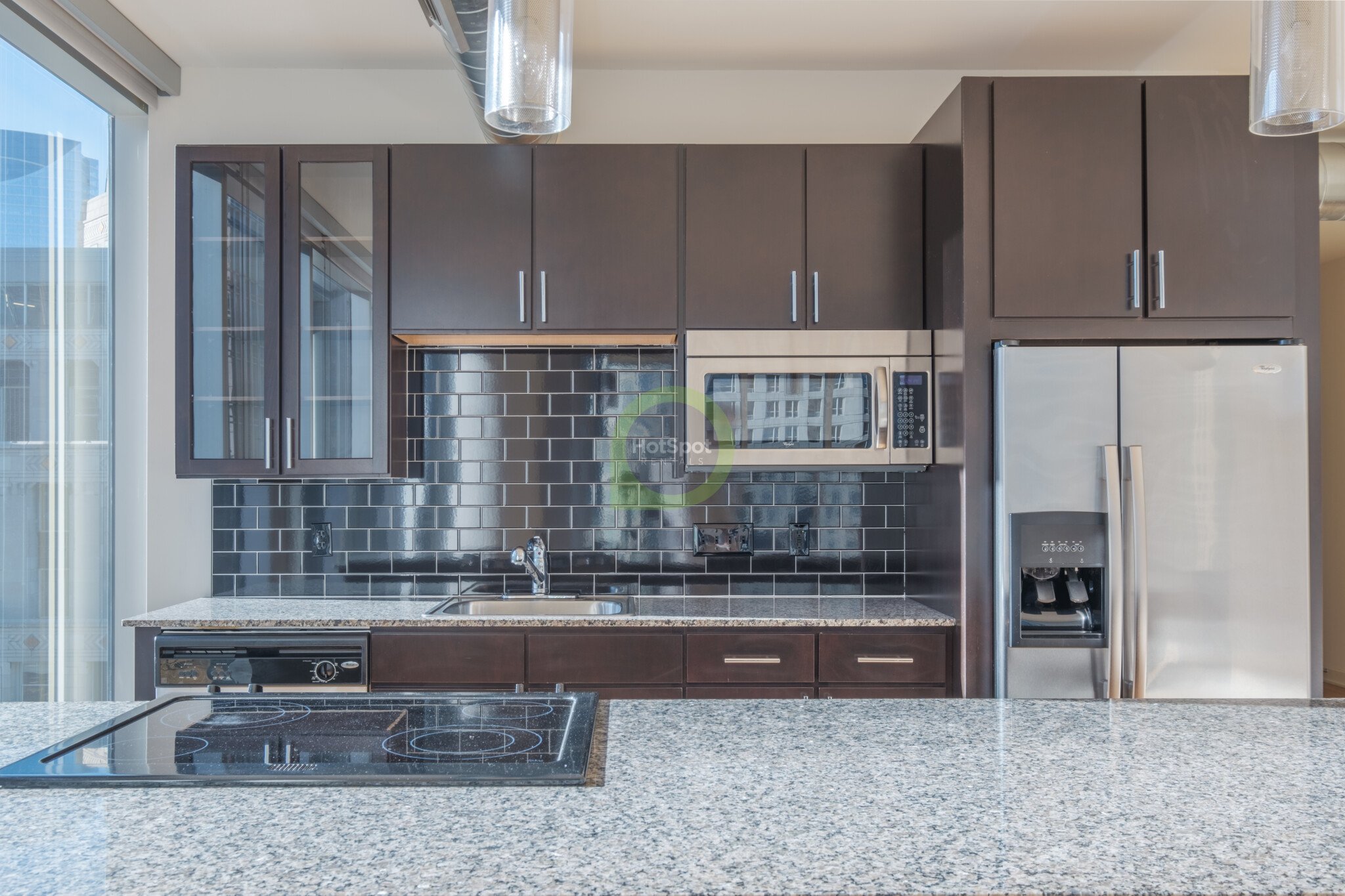 Chicago Condo: 179 W Kinzie St