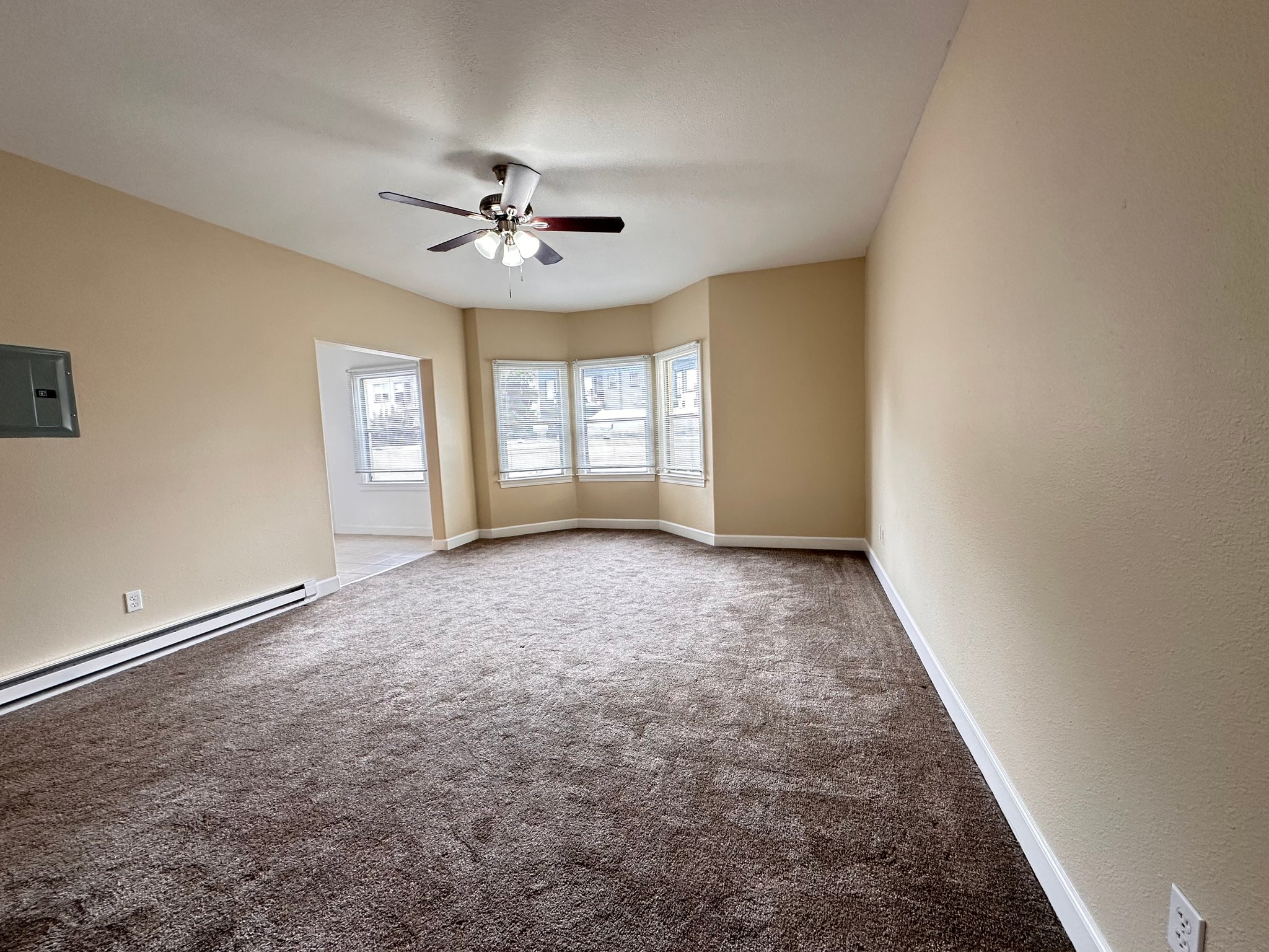 Oakland Apartment: 624 Brooklyn Avenue