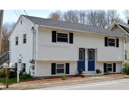 Stow Multiplex: 512-514 Gleasondale Rd