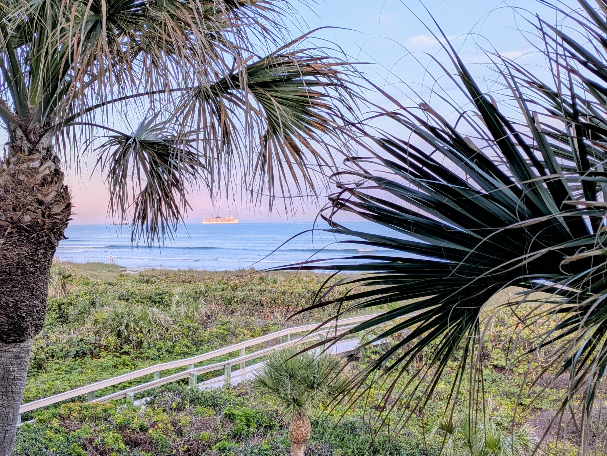 Cocoa Beach House: 3150 N Atlantic Ave