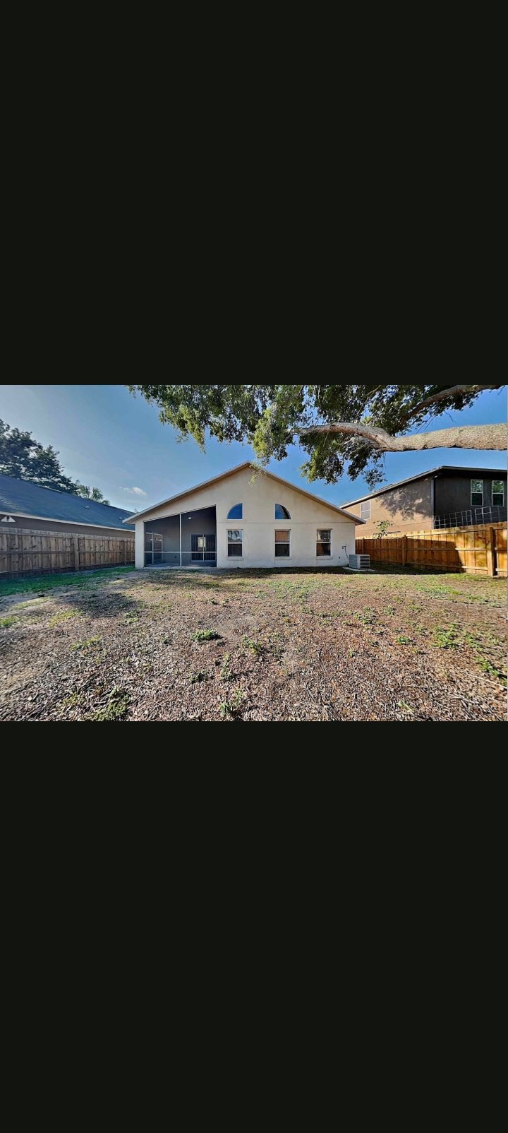 Riverview House: 6805 waterton dr