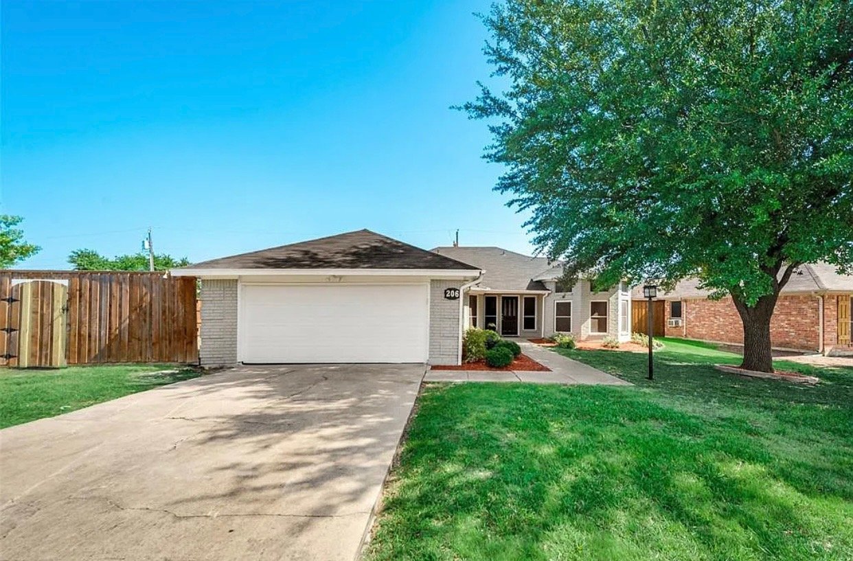 Forney Other: 206 Bowie St