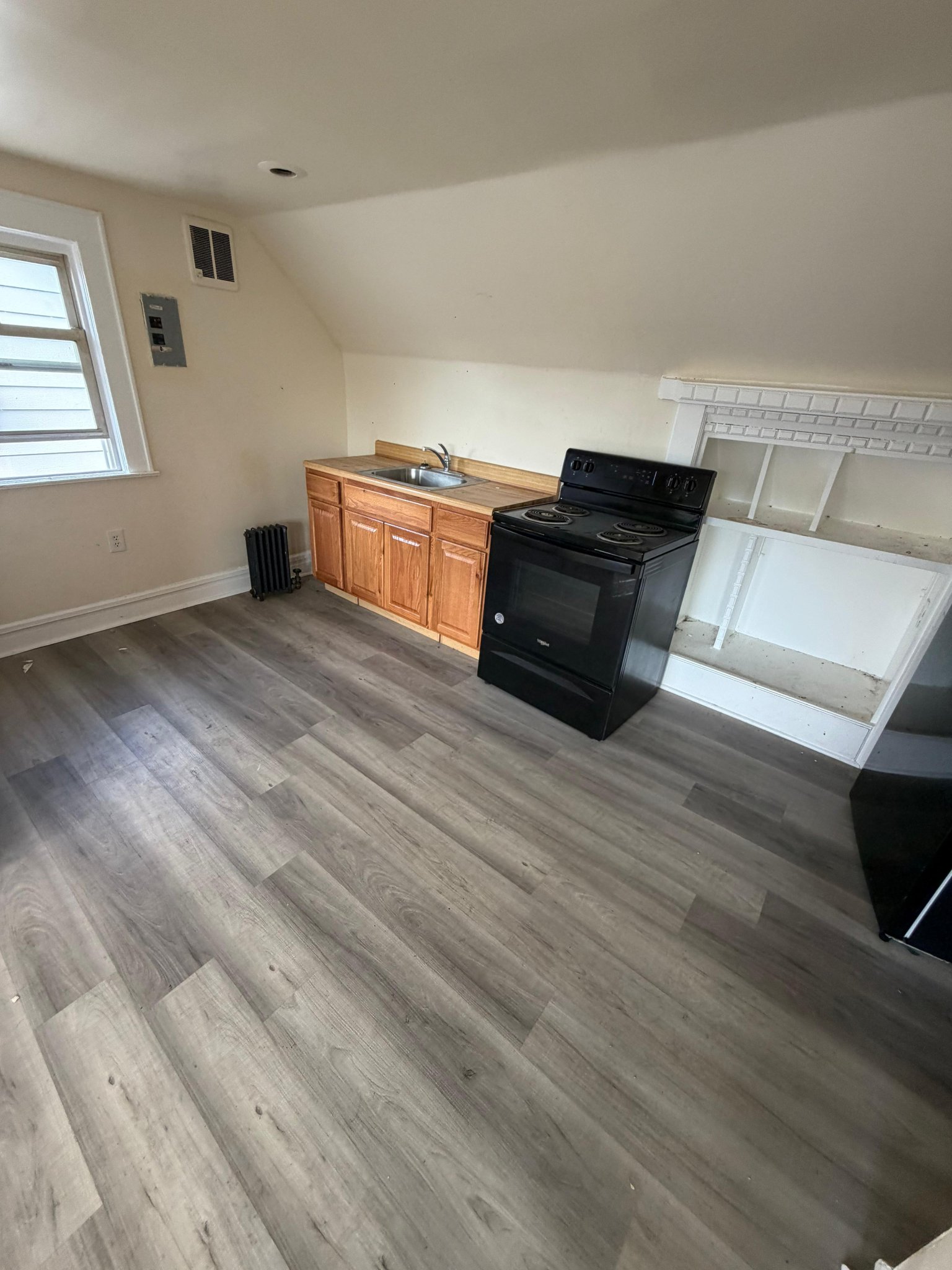 Irvington Apartment: 180 Columbia Ave