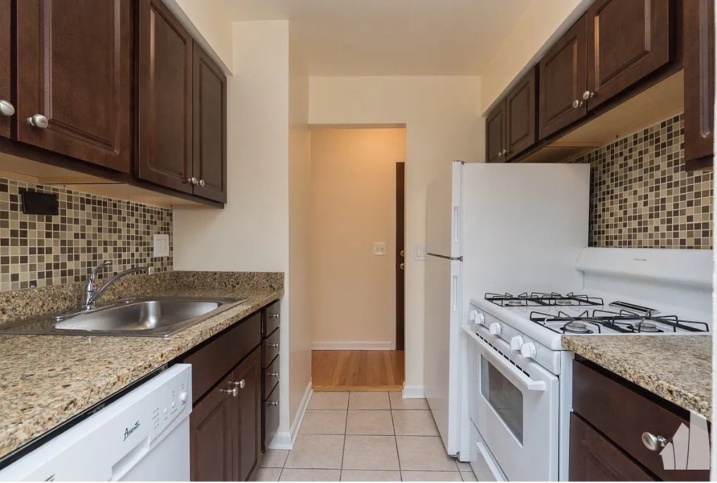 Chicago Apartment: 5820 N Sheridan