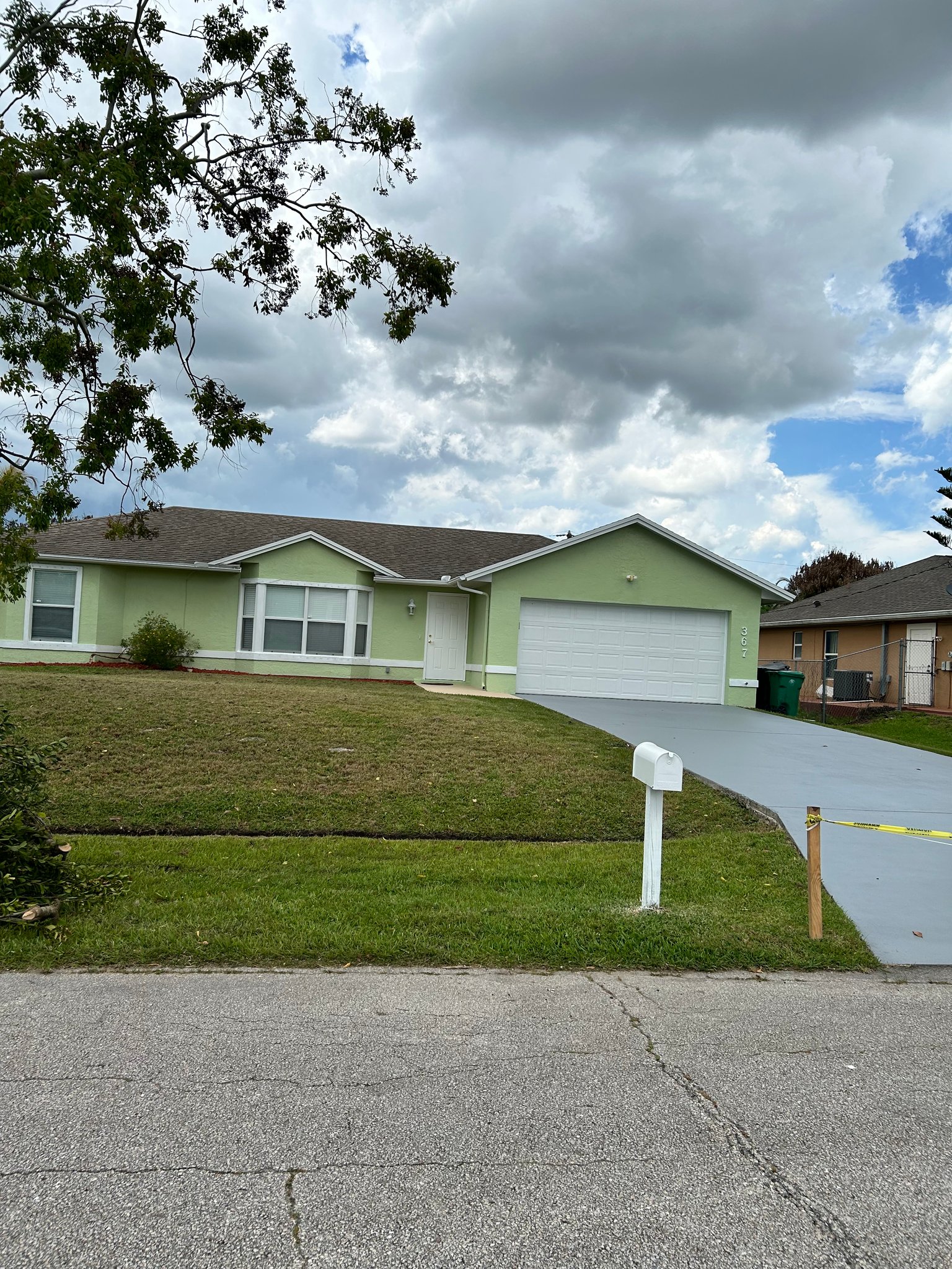 PORT ST LUCIE House: 367 SW Donna Terr