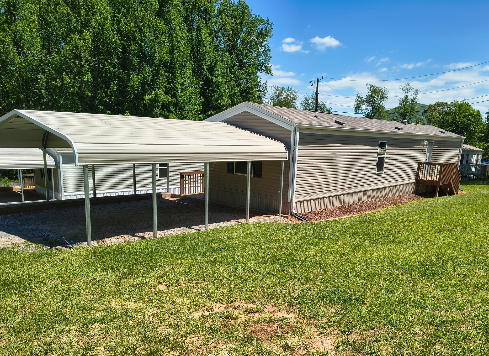 Candler House: 730 Case Cove Road