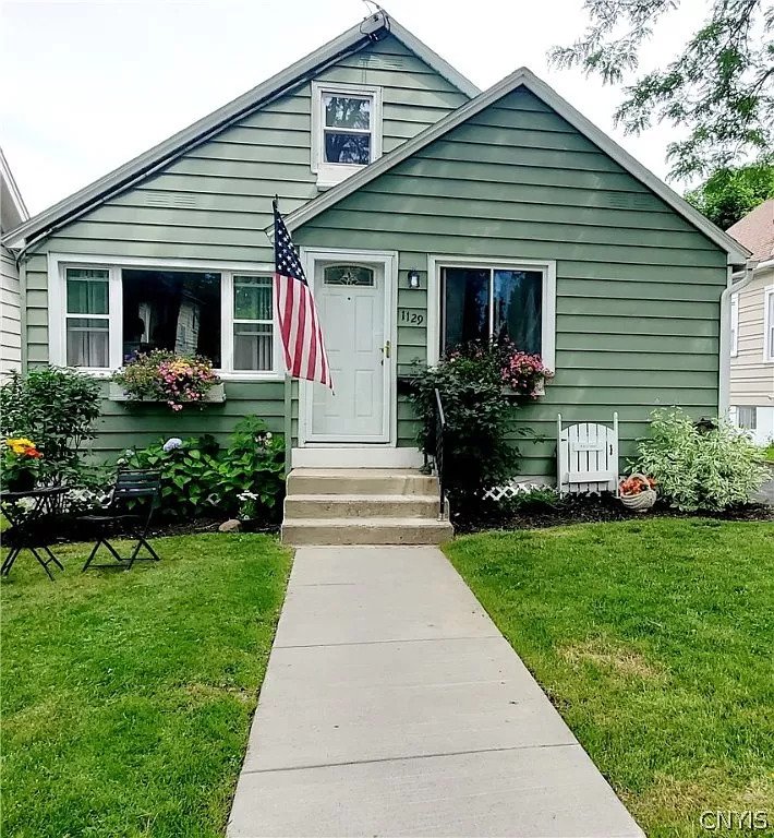 Syracuse House: 1129 N Glencove Rd
