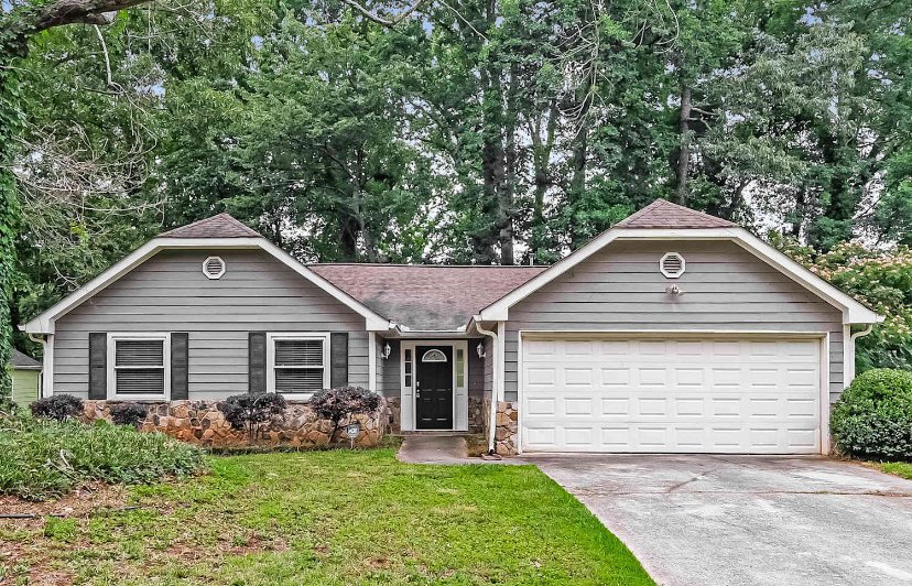 Stone Mountain Townhome: 1570 Canberra Dr