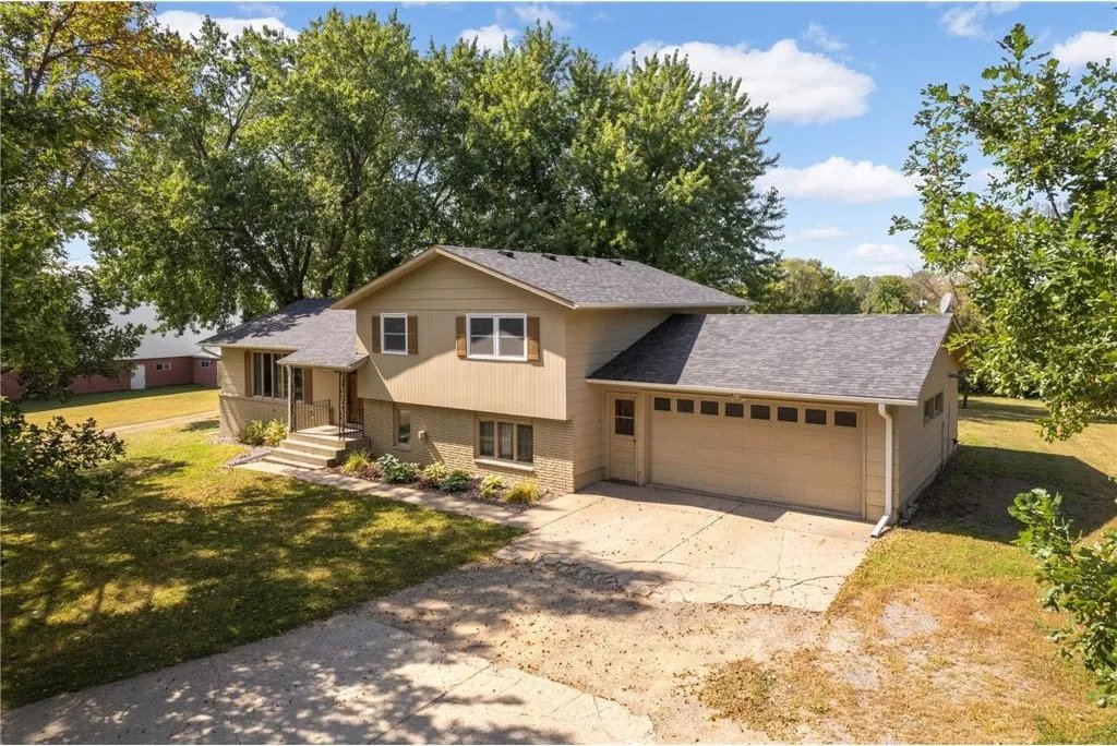 Montrose House: 6351 Brighton Ave SE