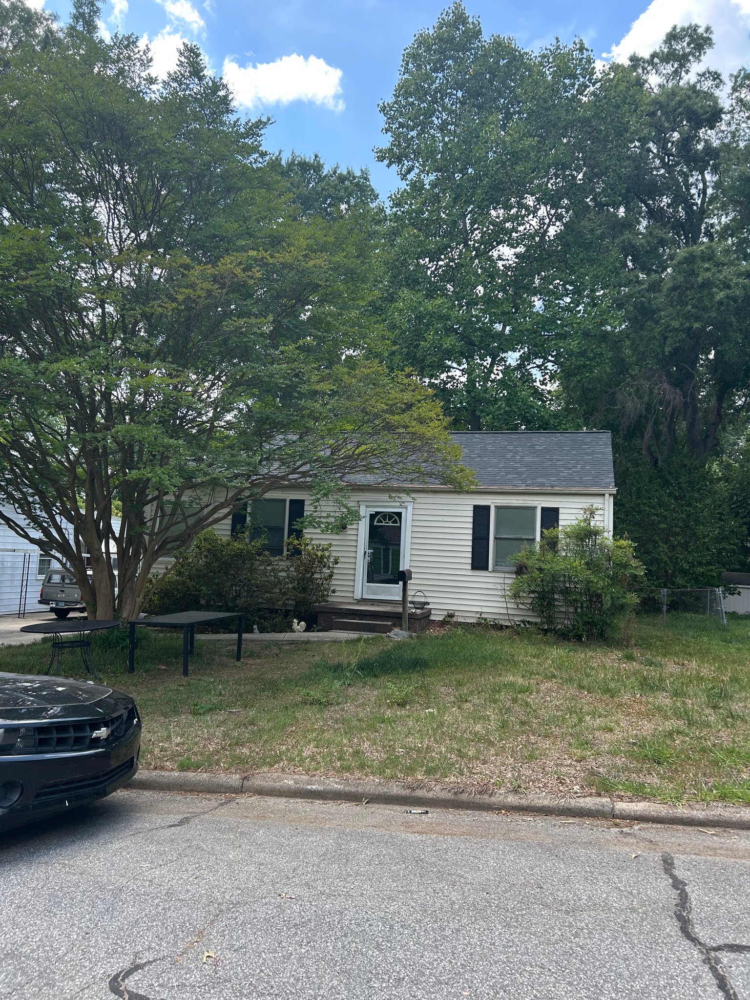 Greensboro House: 1011 Cleburne st
