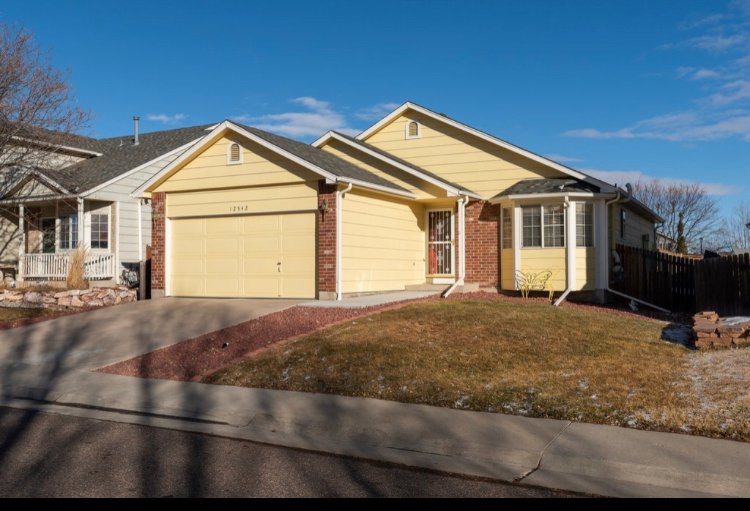 Broomfield House: 12542 Elm ln