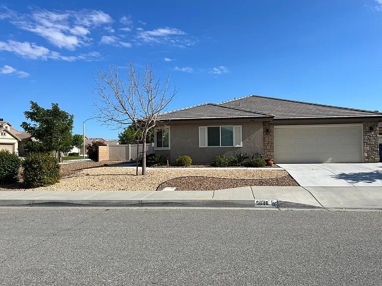 Lancaster House: 5646 Forry Ct