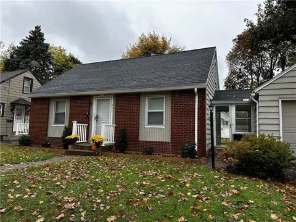 Rochester House: 251 Jerold St