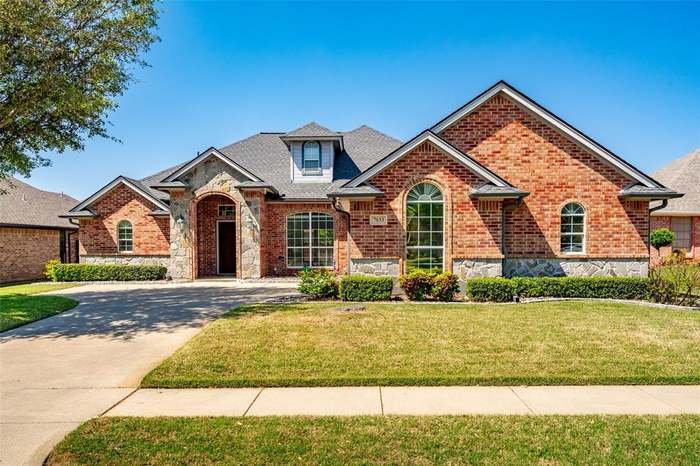 Fort Worth House: 7033 Ridge Crest Dr