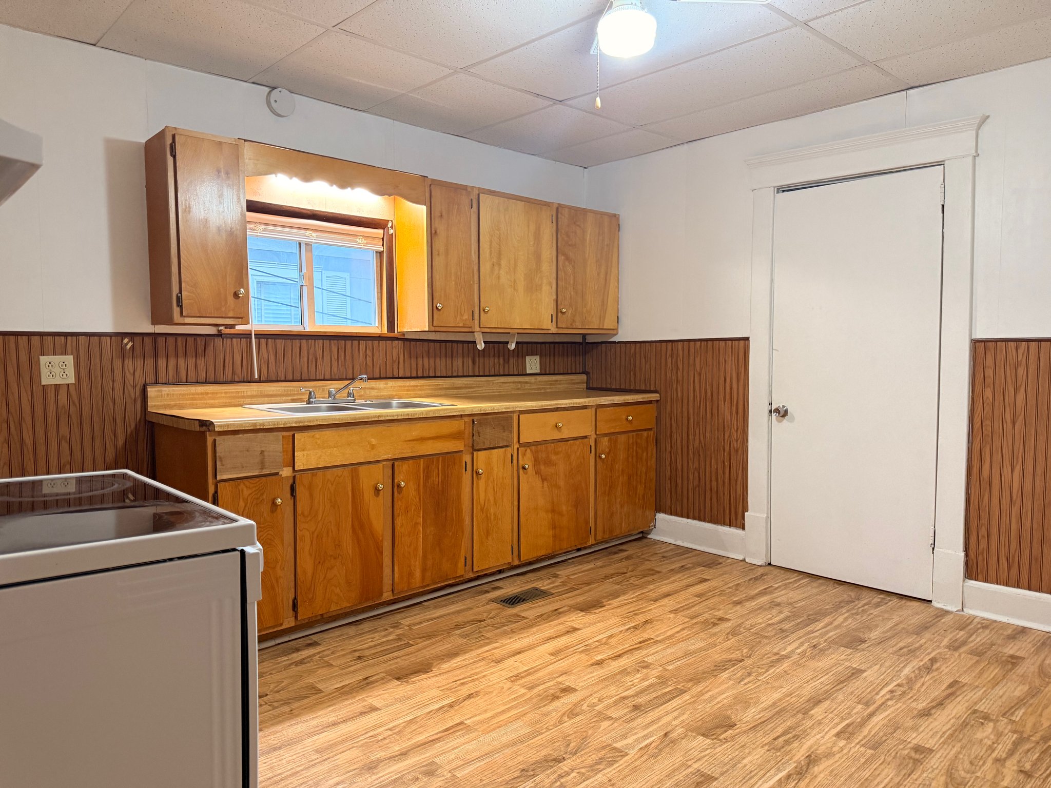 Clarksburg House: 116 W Woodland Ave