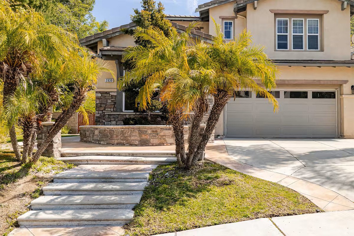 Fullerton House: 2939 Hawks Pointe Dr