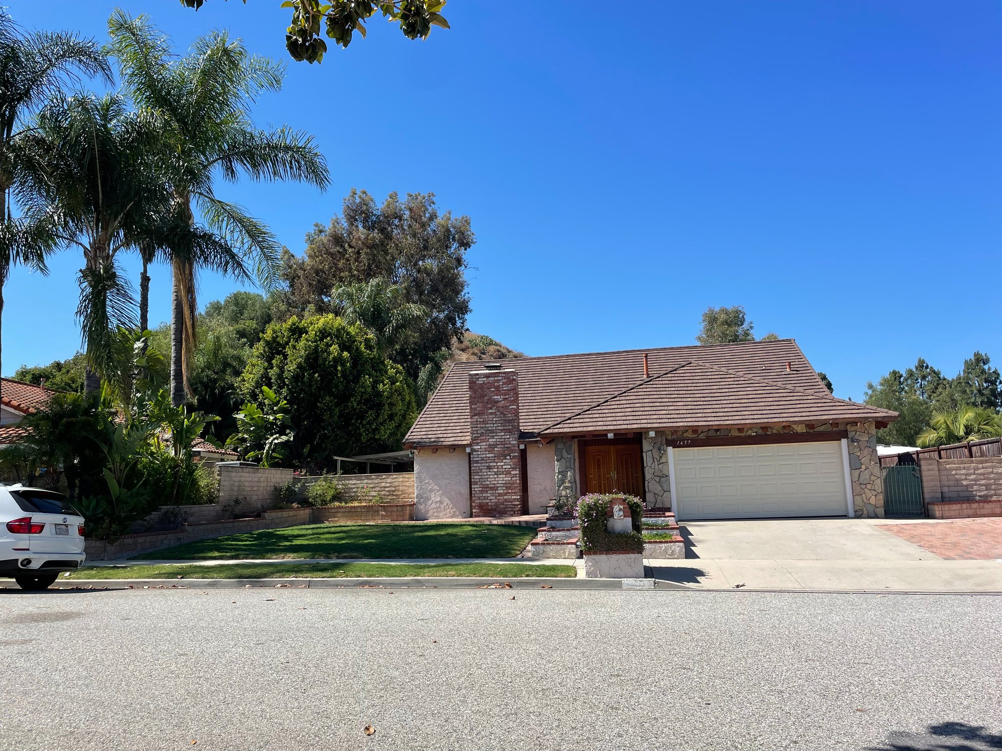 Simi Valley House: 1657 Cayton Ave