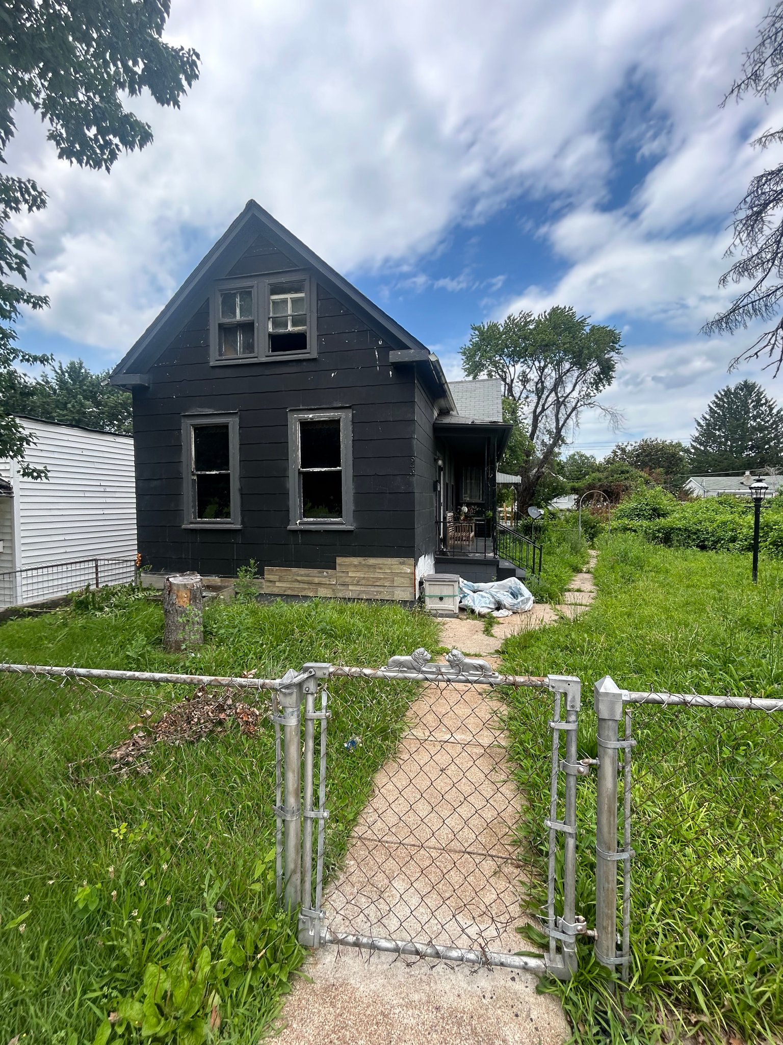 St. Louis House: 943 Elias Ave