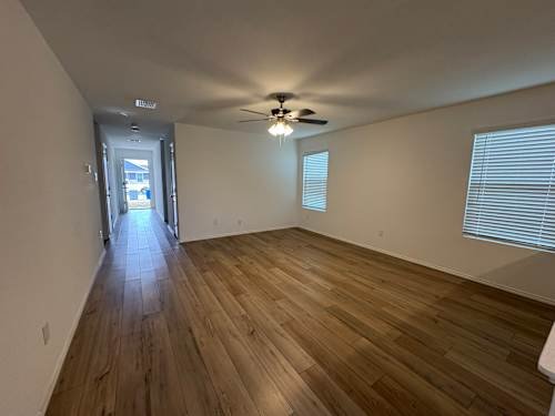Dallas House: 1338 Mosely Cir