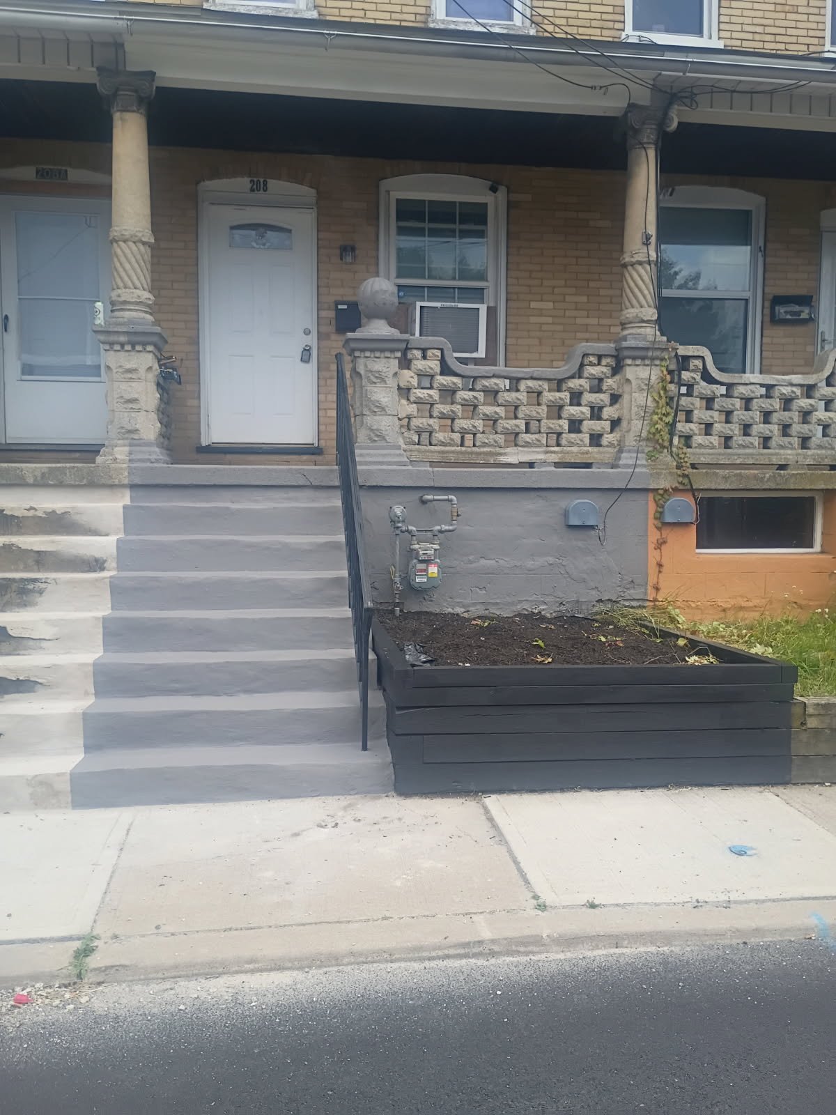 Phillipsburg House: 208 Morris St