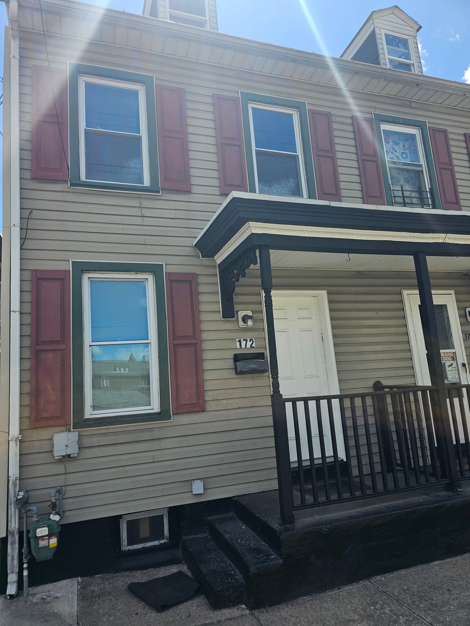 Phillipsburg House: 172 Mercer St