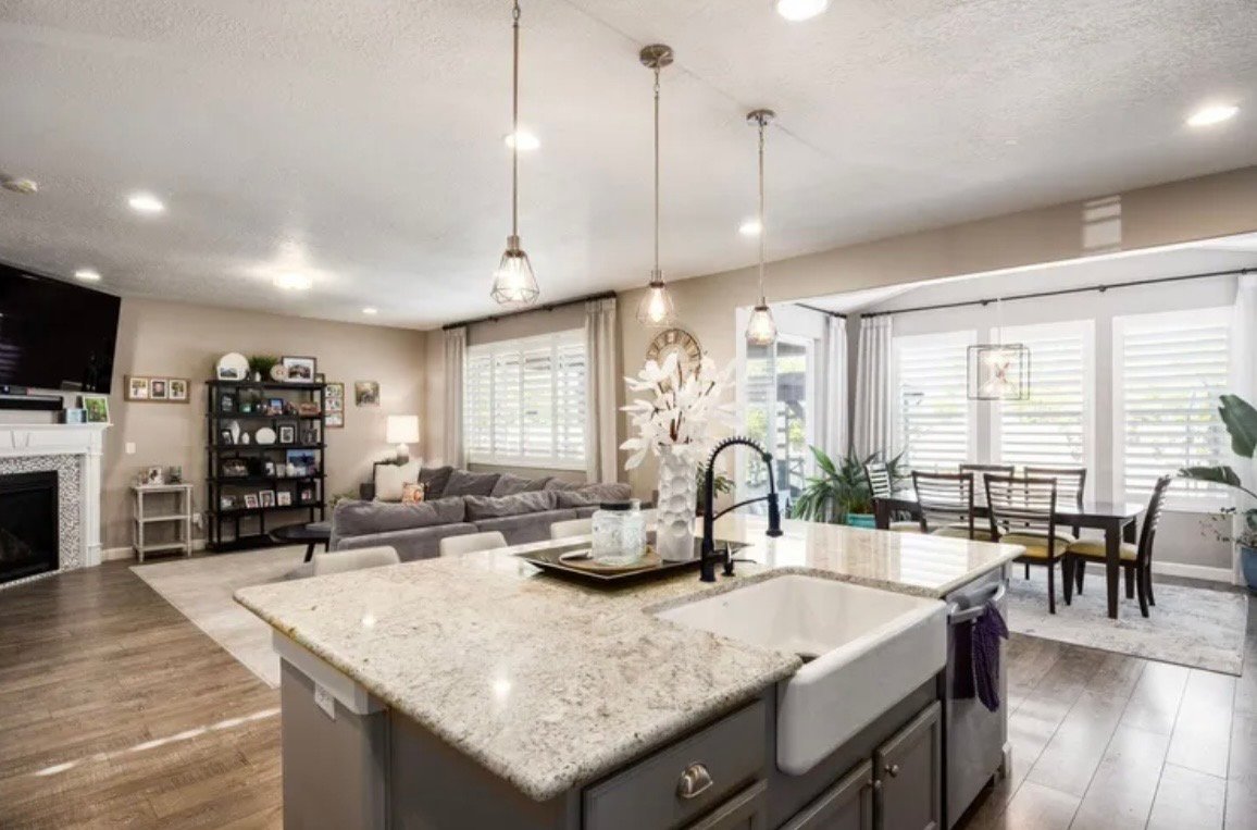 Herriman House: 12102 S WINDOW ARCH LN