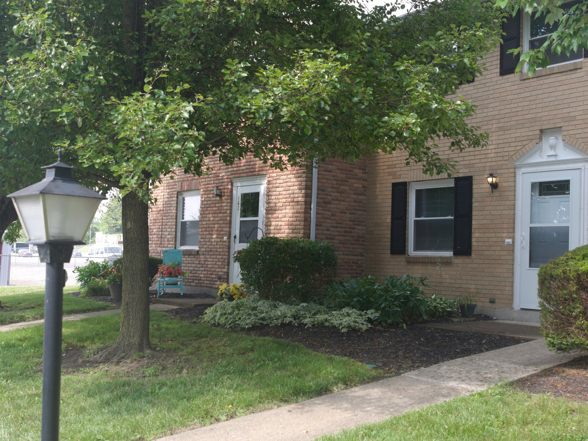 Lancaster Townhome: 1623 Williamsburg Lane North