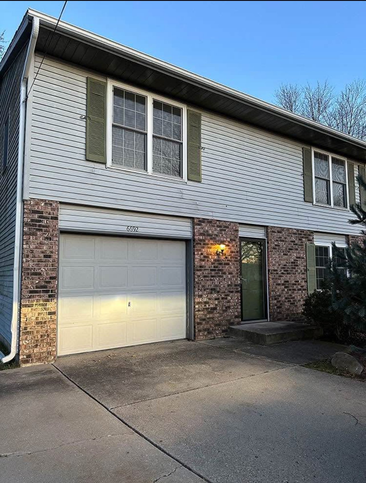 Jenison Multiplex: 6690-6692 North Drive